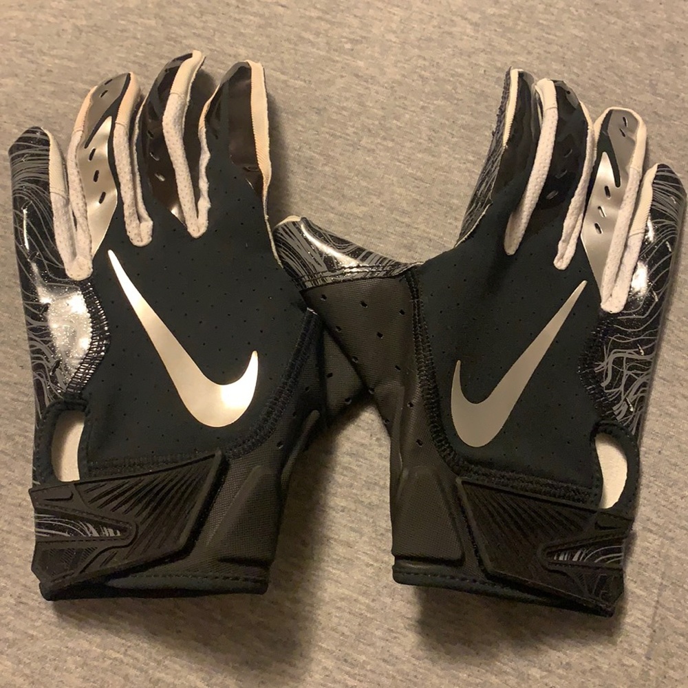 Football gloves